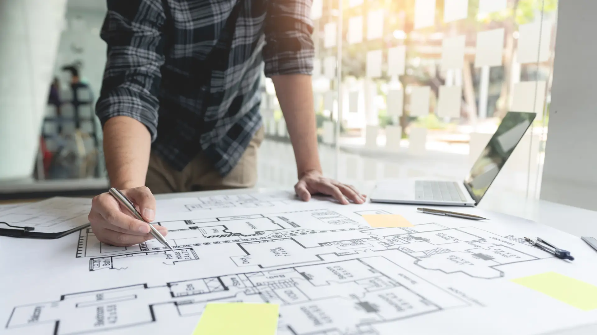 Servicios técnicos de reforma - planos y herramientas